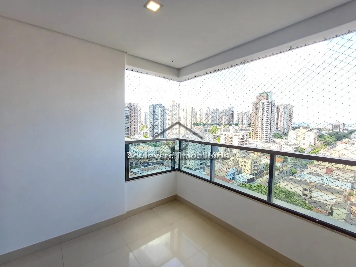 Sacada Alugar Apartamento / Padrão em Ribeirão Preto R$ 4.000,00 - Foto 2