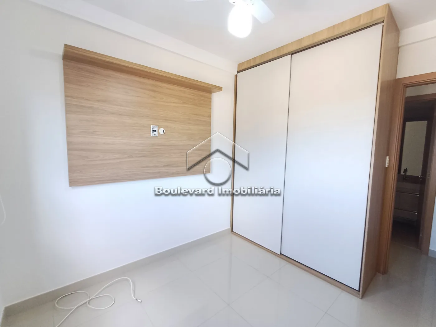 Quarto 01 Alugar Apartamento / Padrão em Ribeirão Preto R$ 4.000,00 - Foto 10