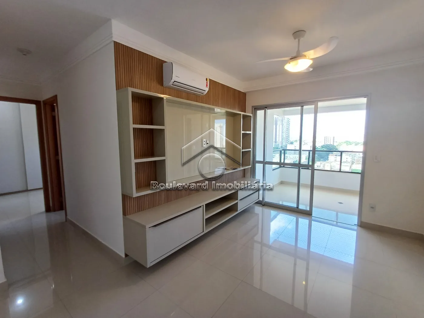 Sala Alugar Apartamento / Padrão em Ribeirão Preto R$ 4.000,00 - Foto 1