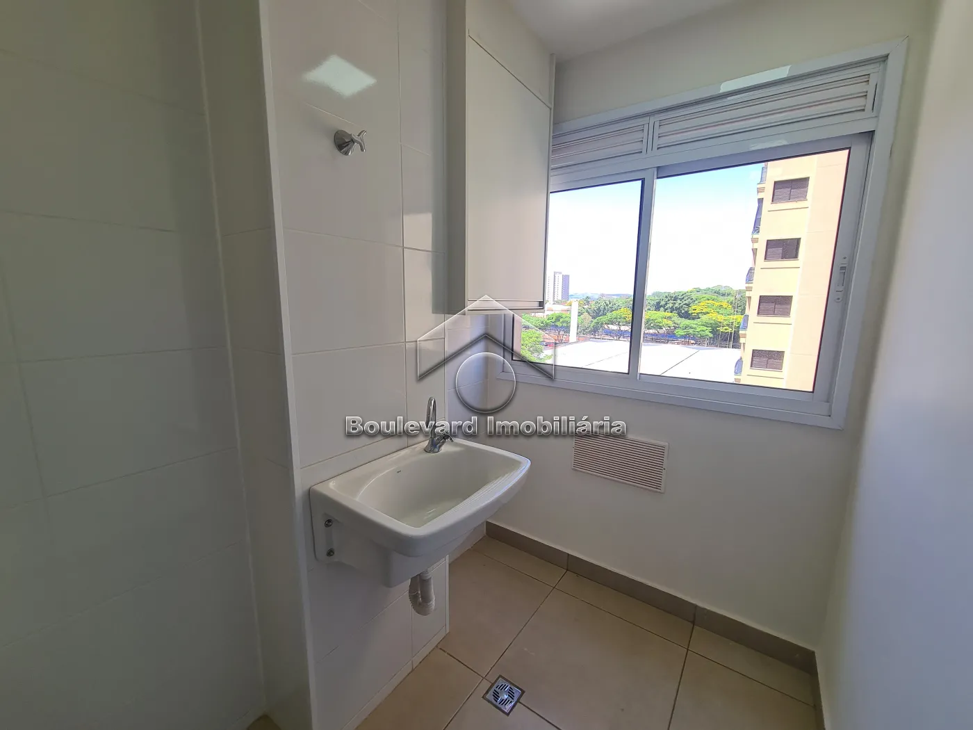 Alugar Apartamento / Padrão em Ribeirão Preto R$ 1.950,00 - Foto 11