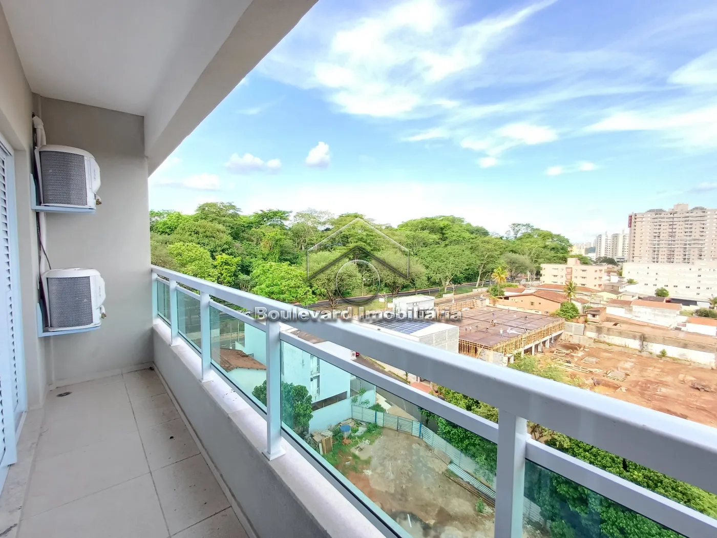 Sacada Alugar Apartamento / Padrão em Ribeirão Preto R$ 2.000,00 - Foto 1