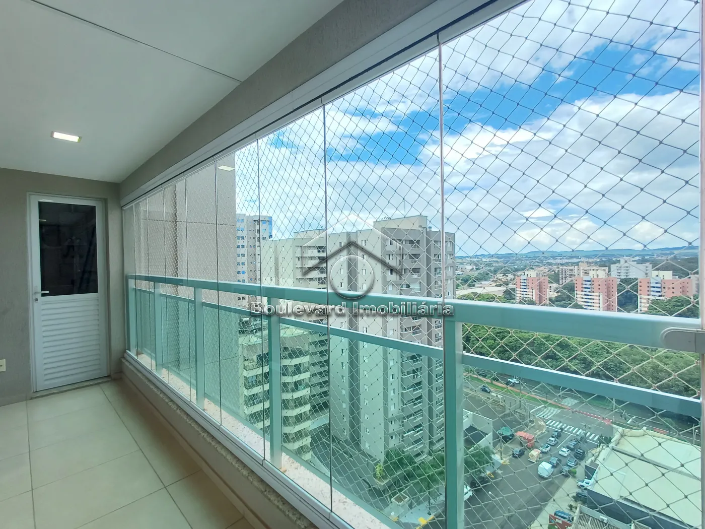Sacada Alugar Apartamento / Padrão em Ribeirão Preto R$ 2.800,00 - Foto 3