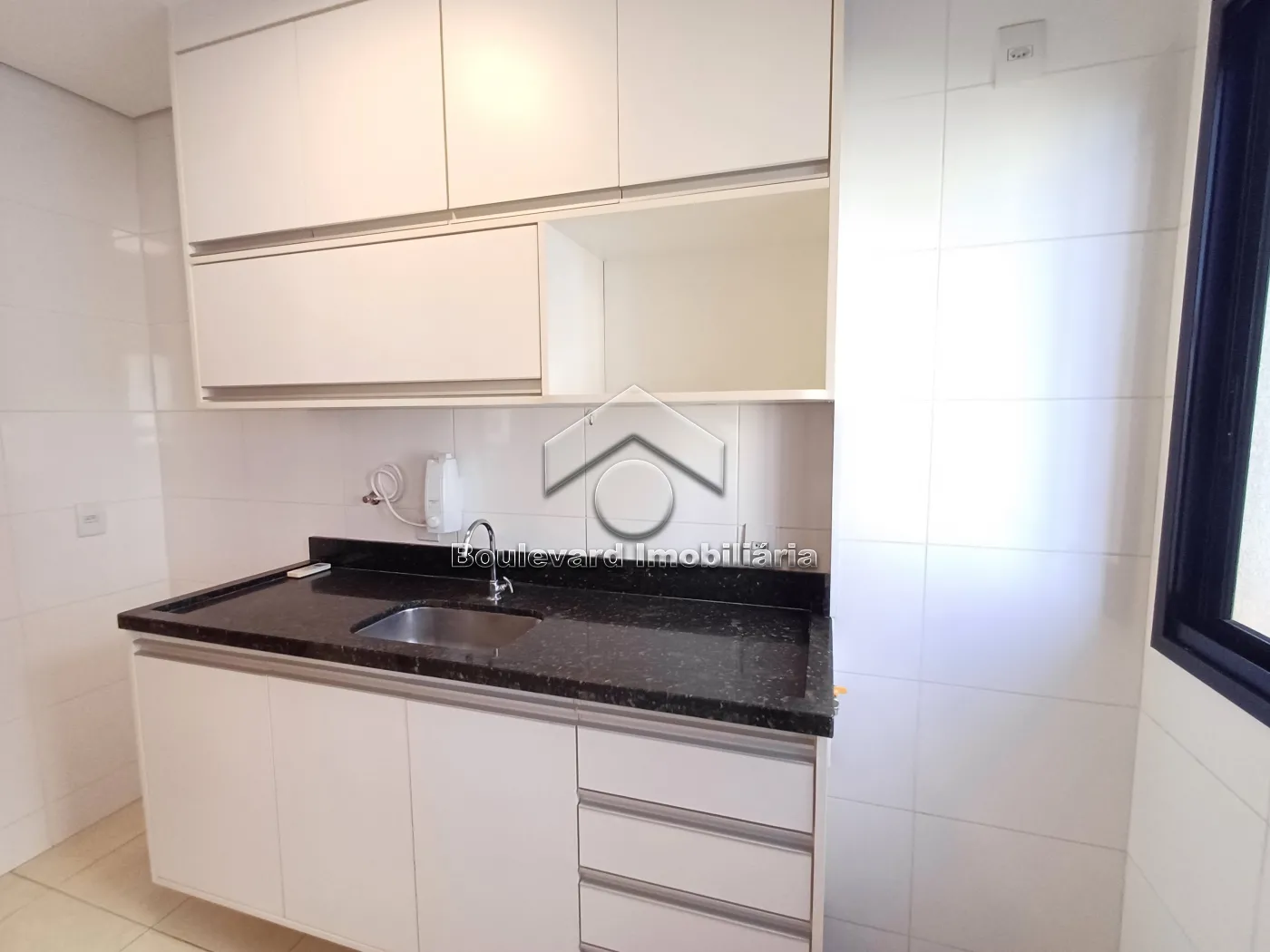 Cozinha Alugar Apartamento / Padrão em Ribeirão Preto R$ 1.700,00 - Foto 18