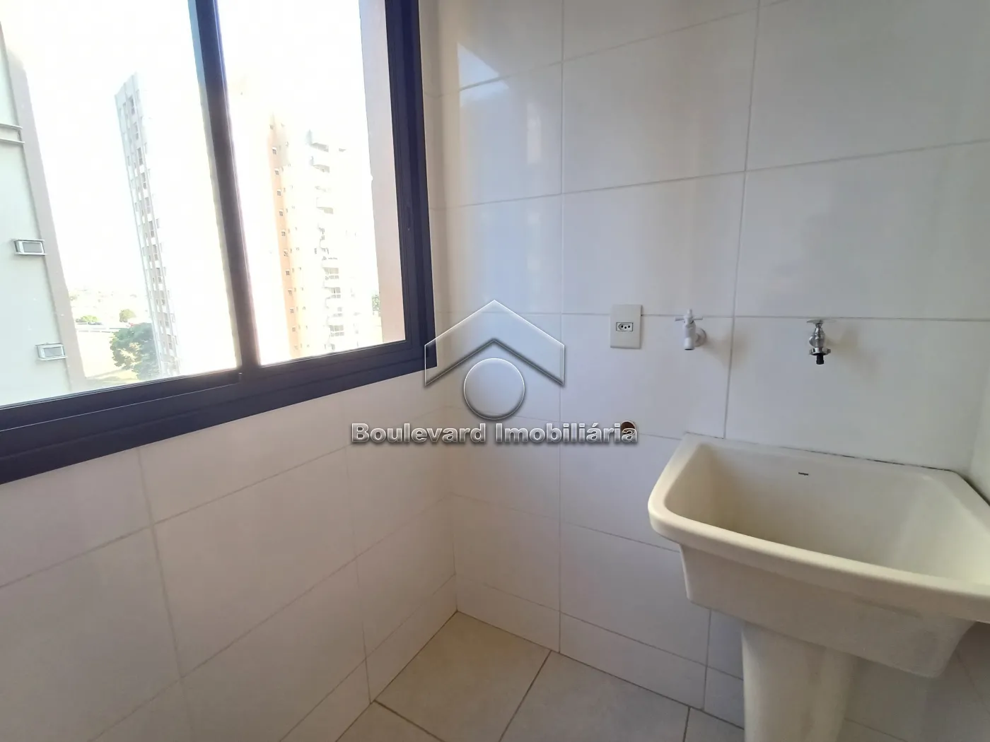 Área de serviço Alugar Apartamento / Padrão em Ribeirão Preto R$ 1.700,00 - Foto 21