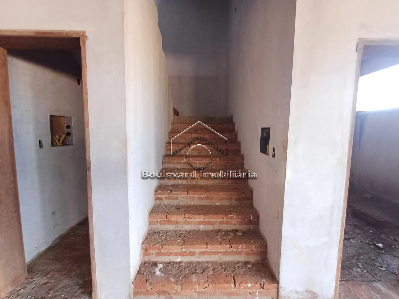 Escada de acesso Alugar Comercial / Galpão em Cravinhos R$ 30.000,00 - Foto 14