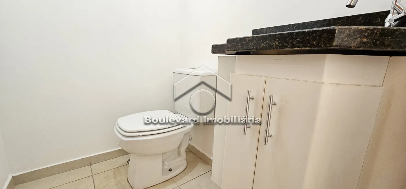 Lavabo Alugar Apartamento / Padrão em Ribeirão Preto R$ 2.200,00 - Foto 4