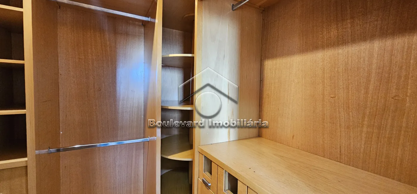 Closet da suíte máster 03 Alugar Apartamento / Padrão em Ribeirão Preto R$ 3.350,00 - Foto 29