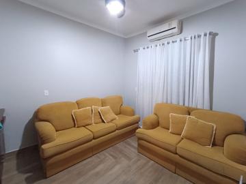 Aluga-se Casa com 03 quartos Próximo ao Shopping Iguatemi em Ribeirão Preto- SP