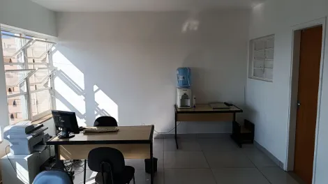 Vende-se sala comercial em edifício no Centro em Ribeirão Preto-SP