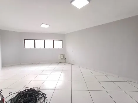 Sala comercial localizada na Vila Seixas em Ribeirão Preto- SP