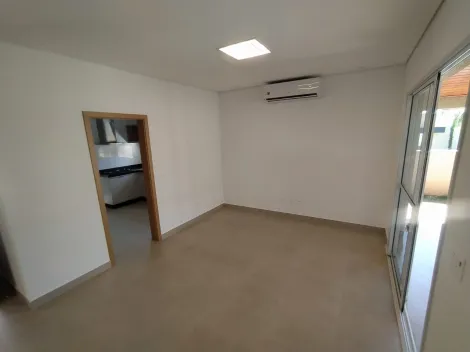 Casa de Condomínio com 3 Quartos em excelente localização, próximo ao Alto do Castelo disponível para locação em Cravinhos - SP.