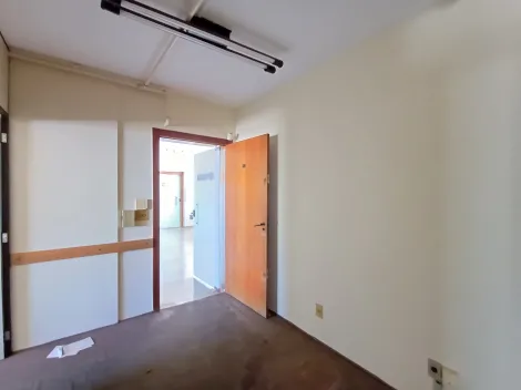 Sala comercial para locação localizada no bairro Centro em Ribeirão Preto- SP.